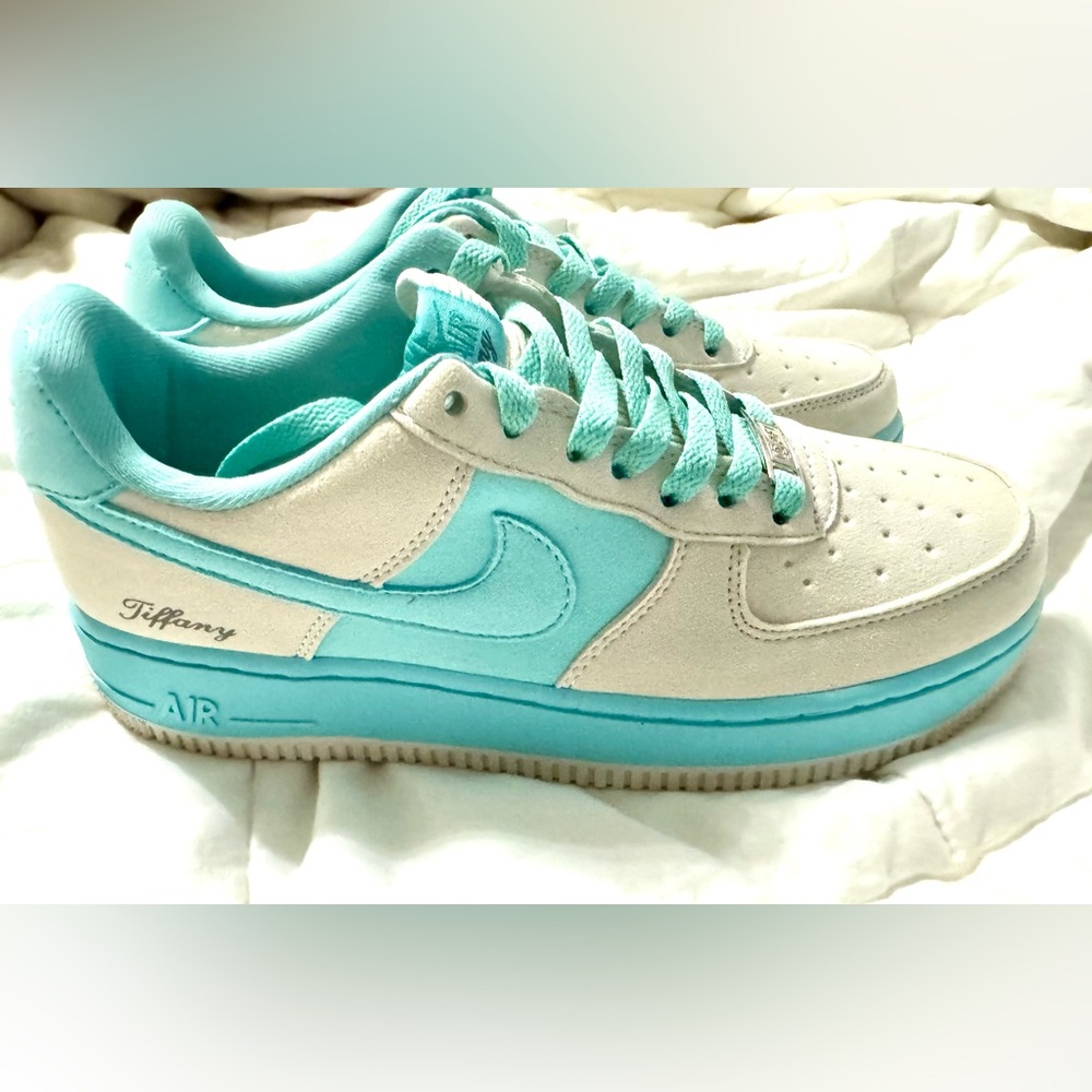 Nike & Tiffany women’s size 8